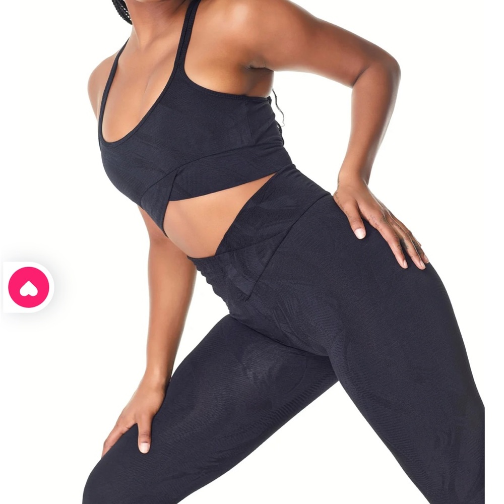 BBB Set - Everywhere Cross leggings and top